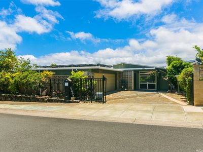 545 Kekupua St, Honolulu, HI, 96825