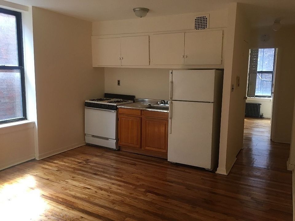 1st image of 484 Clinton Ave APT 4C