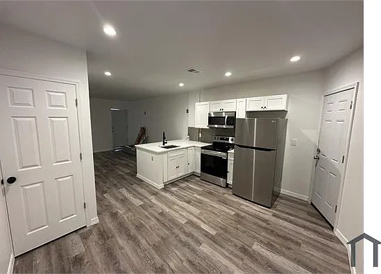 4 bed, 1080 sqft, $2,500 — Photo 3