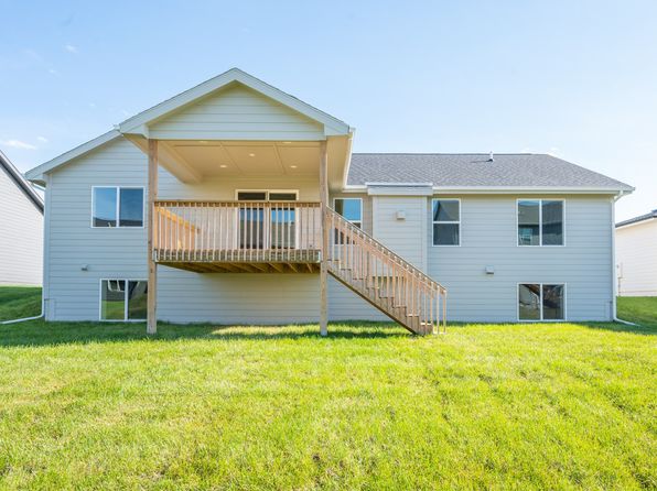 2640 Abbott Dr, Waukee, IA 50263