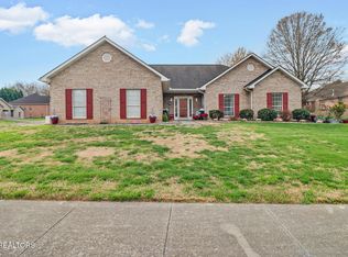 2010 Argonne Dr, Maryville, TN 37804