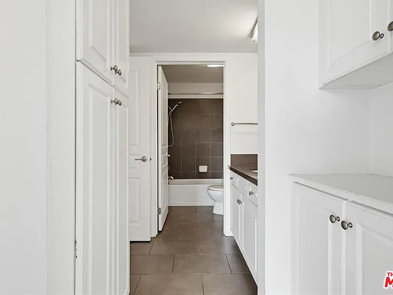 7320 Hawthorn Ave #203 — Photo 21