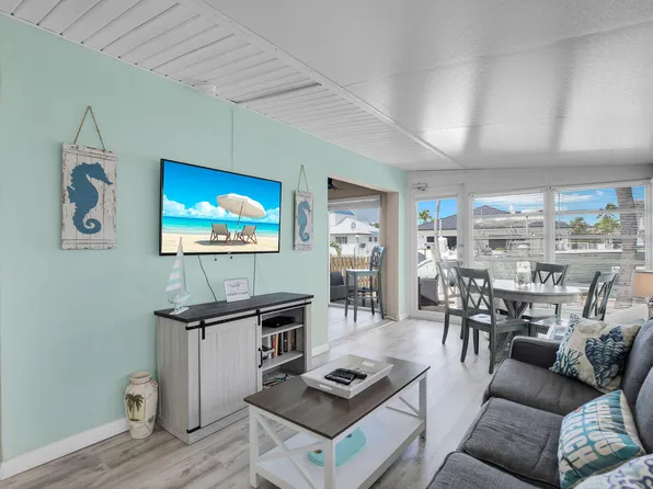 211 5th St, Key Colony Beach, FL 33051