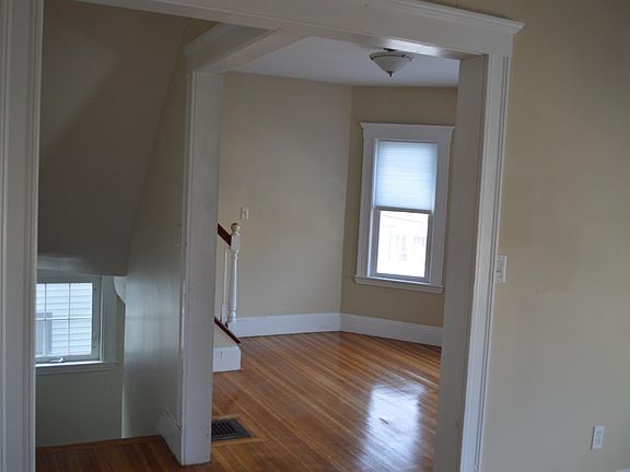 Bonus room (office)