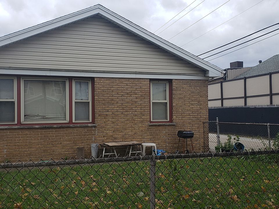 2nd image of 1828 N 36th Ave