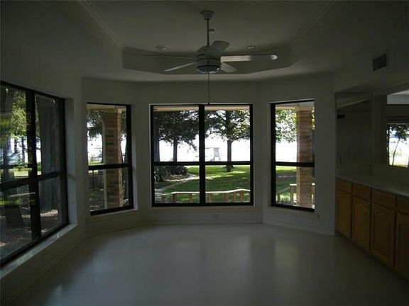 4th image of 718 Grandview Dr