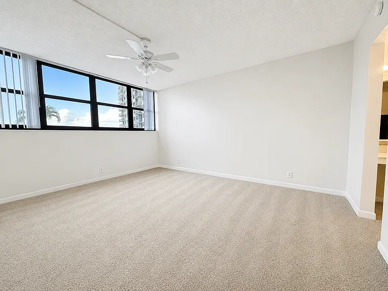 336 Golfview Rd #217 — Photo 6