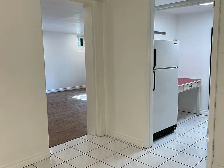 347 Walmer Rd #BASEMENT — Photo 18