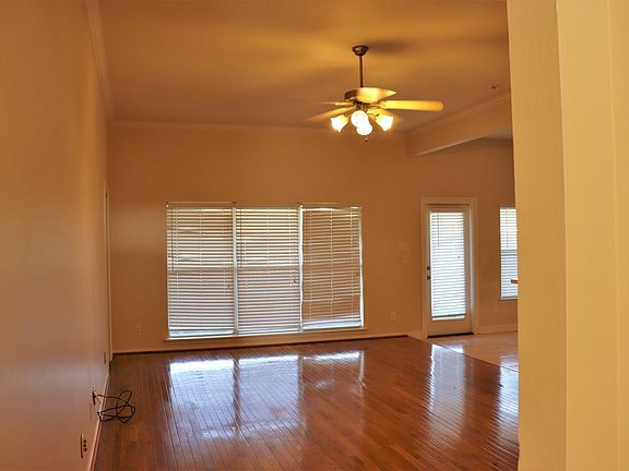 5th image of 634 Whitefield Ln