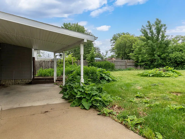 3310 Rownd St — Photo 14