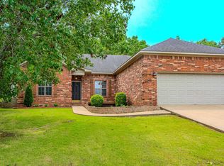 26 Emerald Dr, Maumelle, AR 72113