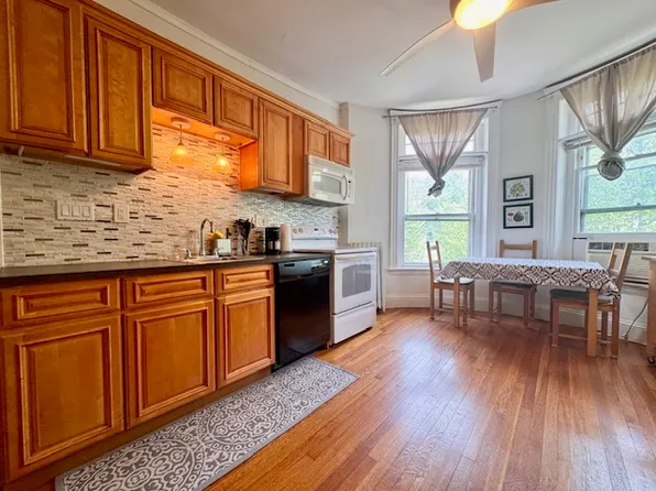 36 Winchester St APT 7, Brookline, MA 02446