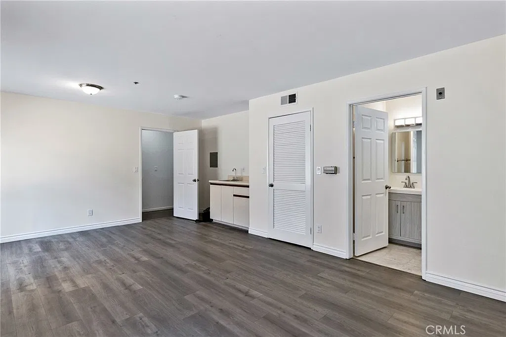 2 bed, 1337 sqft, $3,400 — Photo 3