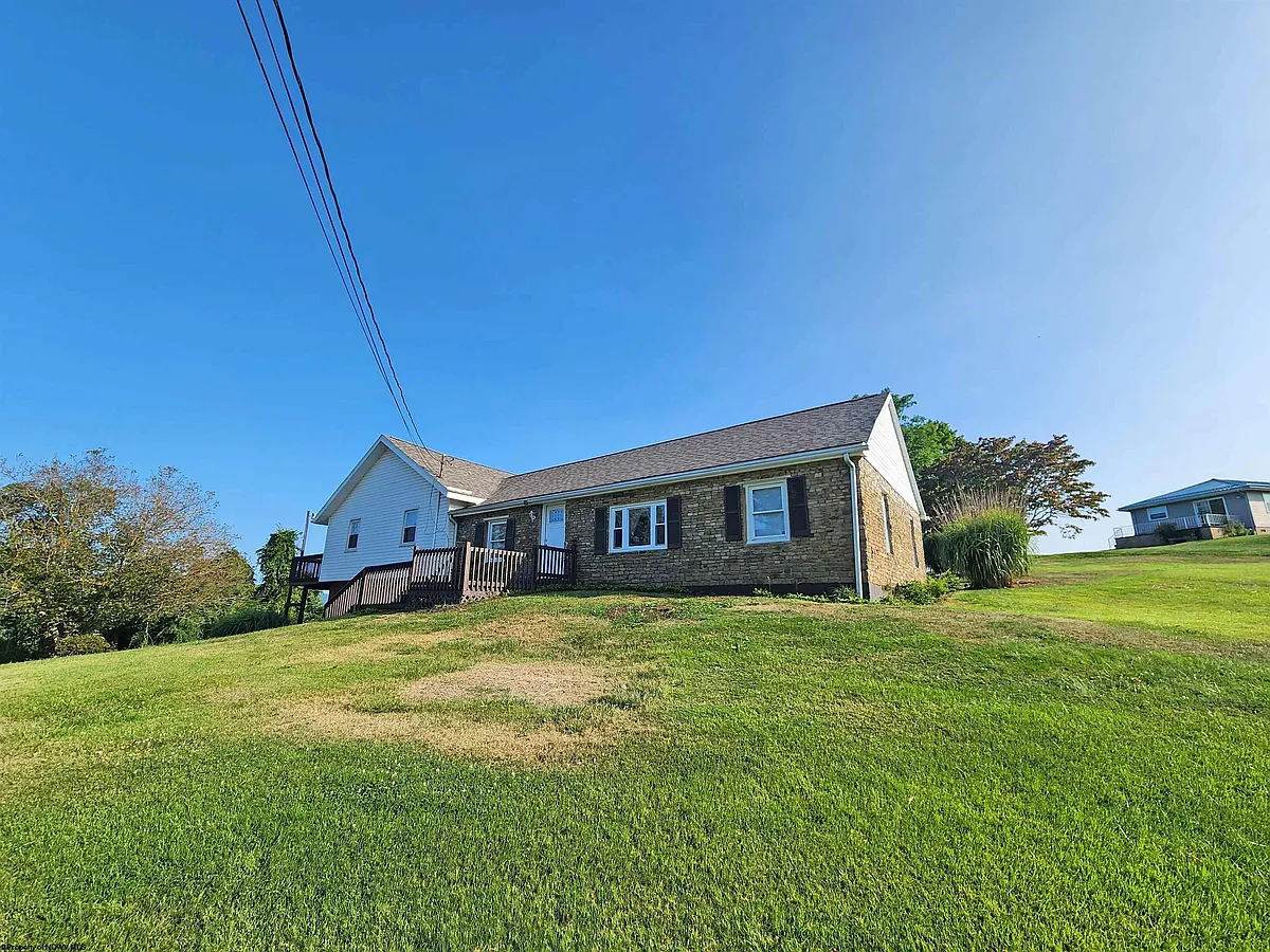 Building Photo - 2726 Stewartstown Rd