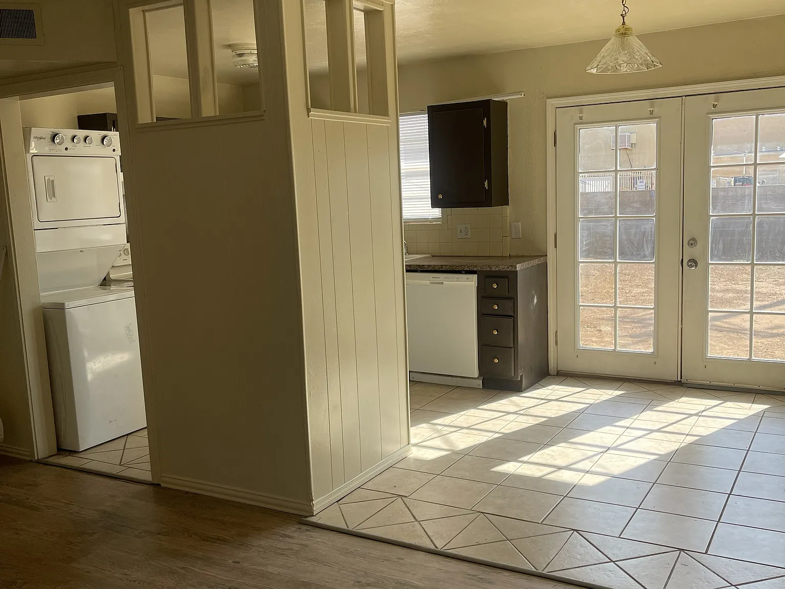 4 bed, 1.5 bath, 1100 sqft, $1,275 — Photo 2