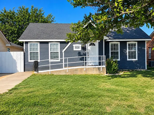 1020 Durrett Ave, Dumas, TX 79029
