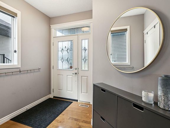 5th image of 141 Sherwood Cres NW