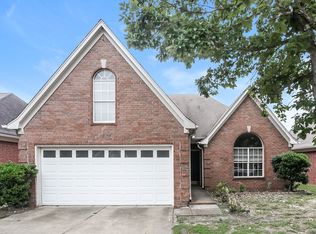 8243 Cross Point Dr, Olive Branch, MS 38654