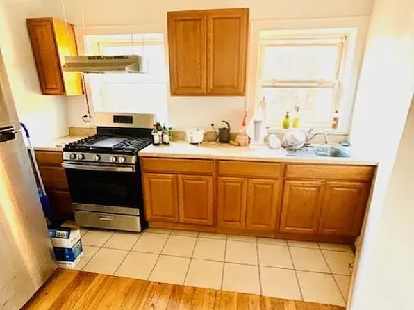 72 Clermont Avenue image 1 of 6