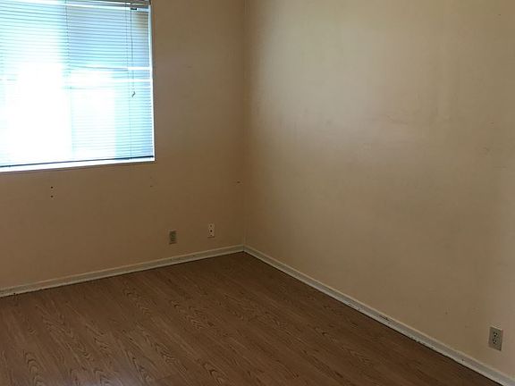 5th image of 4459 Airway Dr NE APT 7