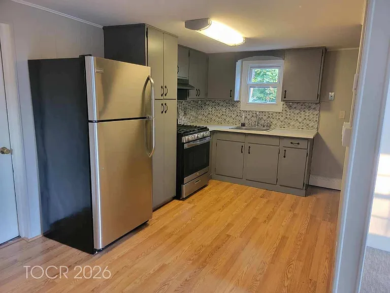 295 Lincoln Ave — Photo 7