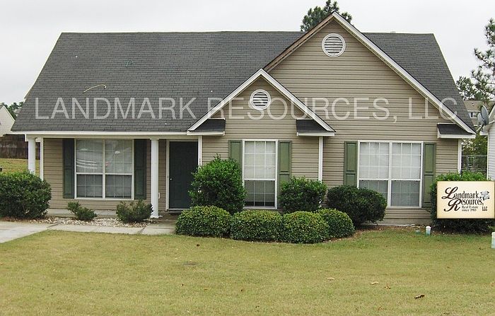 2nd image of 1305 May Oak Cir