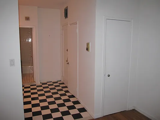 Rented by Sol Shamilzadeh, Lreb | media 2