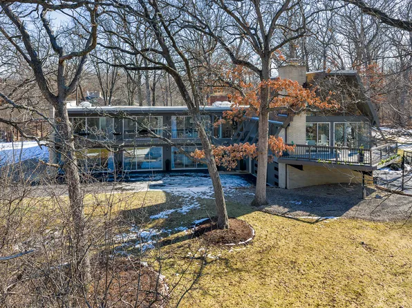 431 Maplewood Dr, Barrington, IL 60010