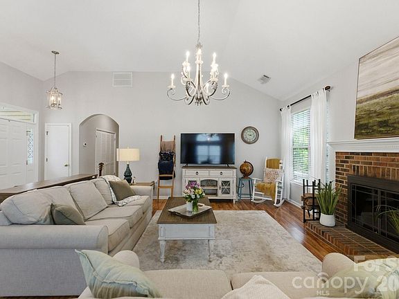 4th image of 7715 Blythwood Ln