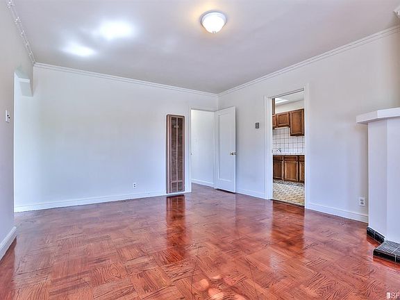 4th image of 1352 Alemany Blvd