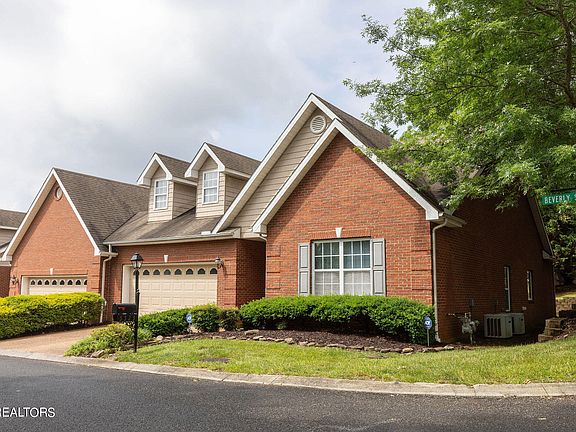2nd image of 5523 Beverly Square Way