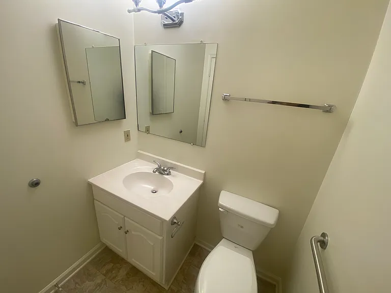 Princeton Circle West Apartments — Photo 62