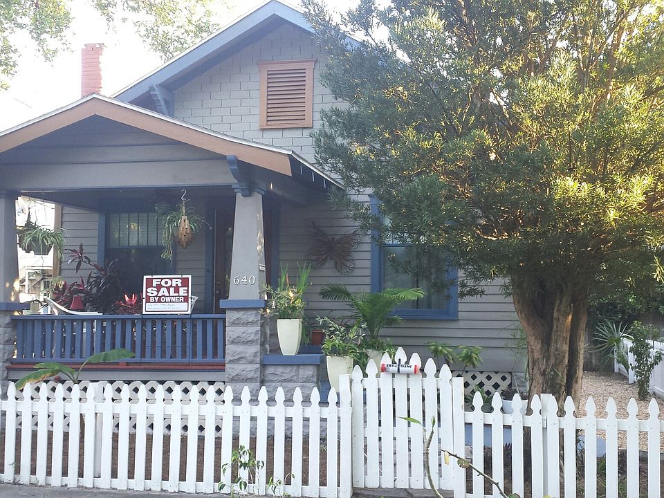 640 8th Ave N - ADORABLE!
