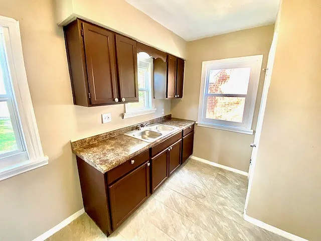 3642 Polk St — Photo 3