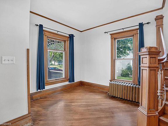 5th image of 824 Franklin St