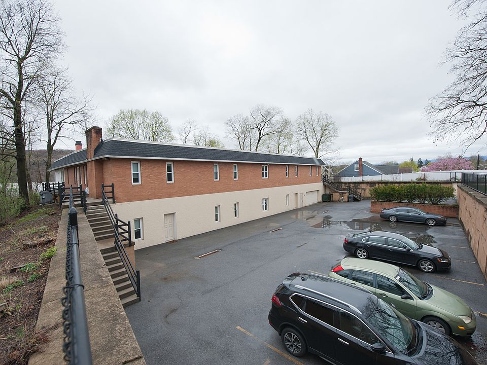 1st image of 1402 Walnut St APT 1