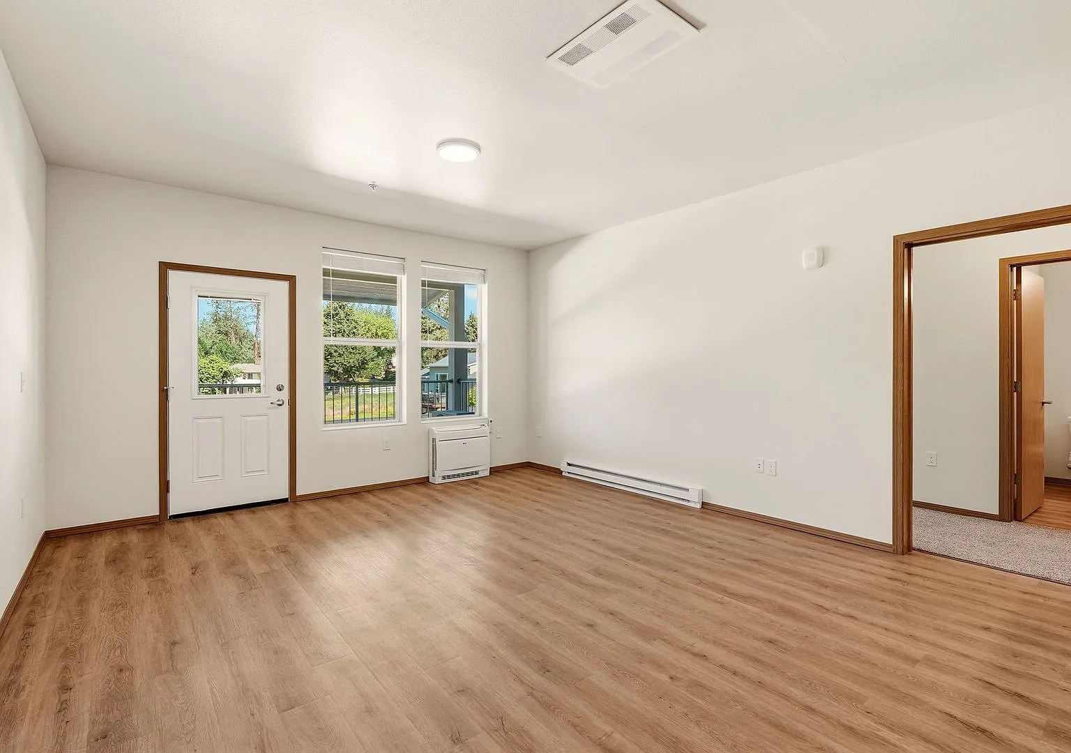 Canter Court — Photo 3