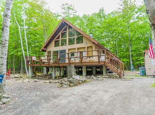 1220 Chestnut Cir, Raymond, ME 04071