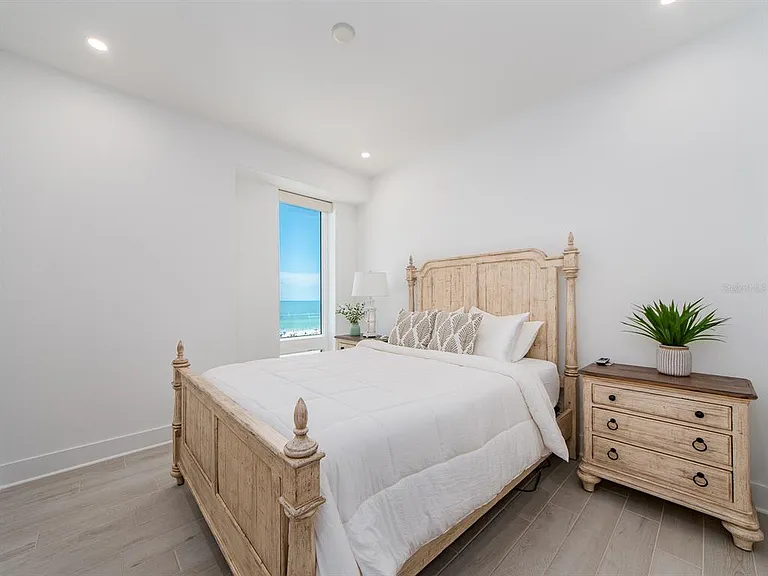 15 Avalon St #701 — Photo 34