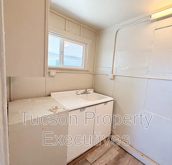 234 E 32nd St #10 — Photo 4