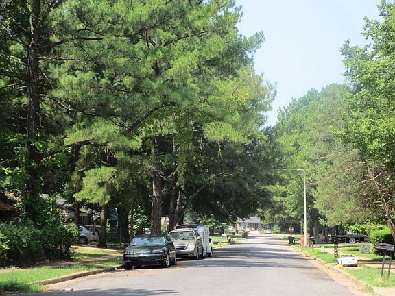 4th image of 488 Bradwood Ave