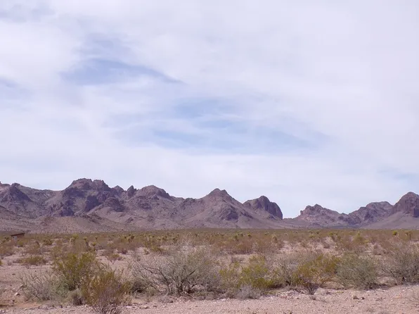 3949 S Hopi Rd, Golden Valley, AZ 86413