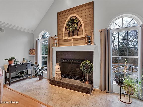 4th image of 8801 Fox Chase Pl