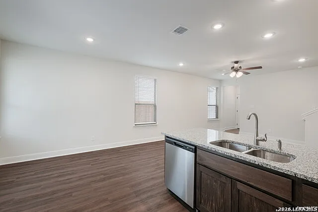 2507 Lynwood Bnd #101 — Photo 10