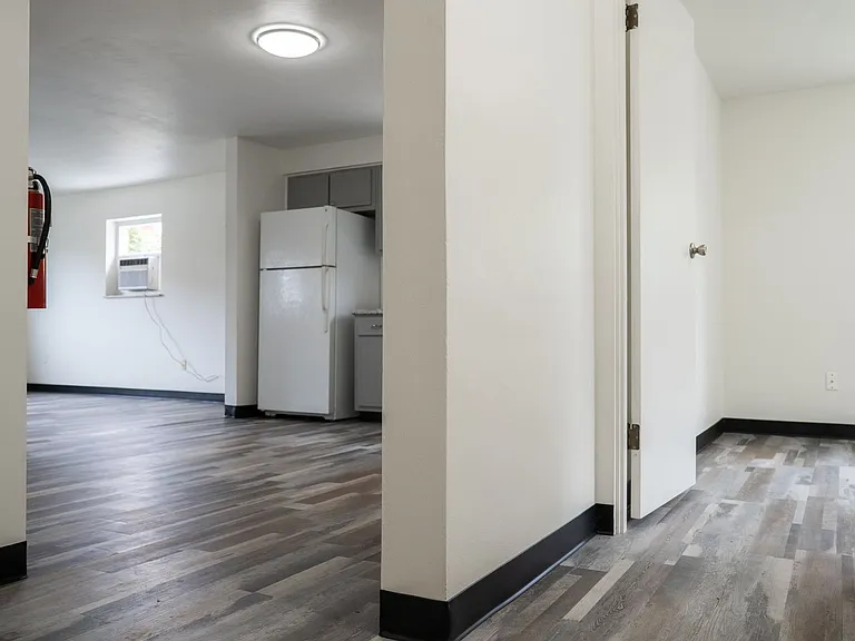 501-712 Farview Dr — Photo 1