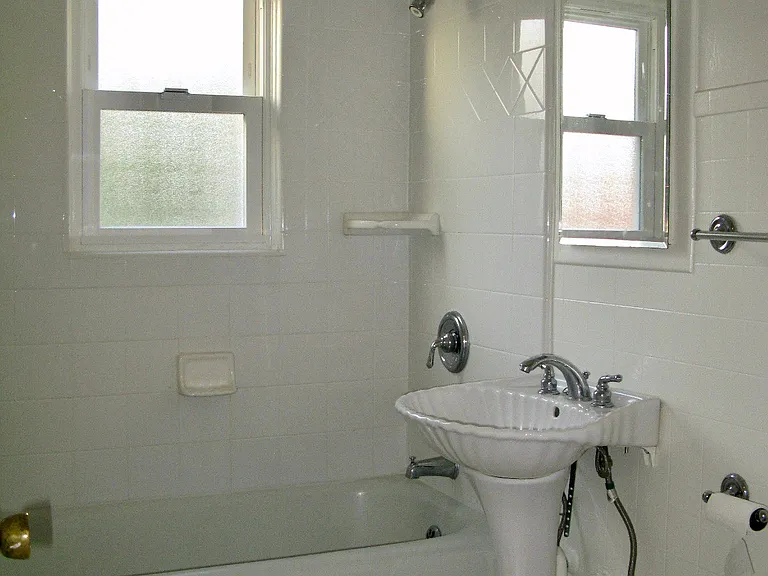 2068 Paramount Dr — Photo 13