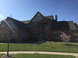 3703 Helen Dr, Bloomington, IL