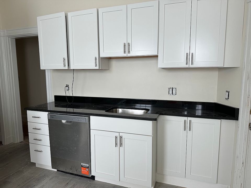 1st image of 175 Belmont St #1