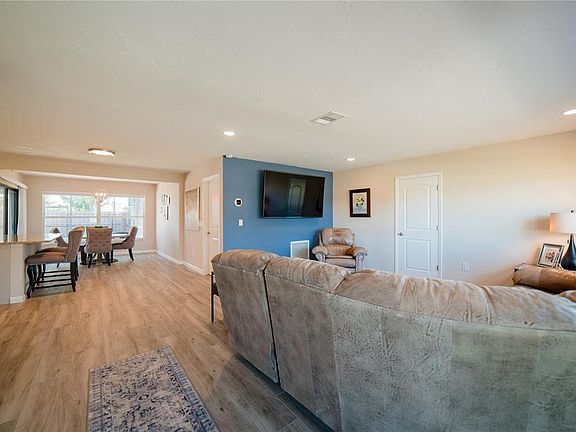 3rd image of 35 Stanford Rd