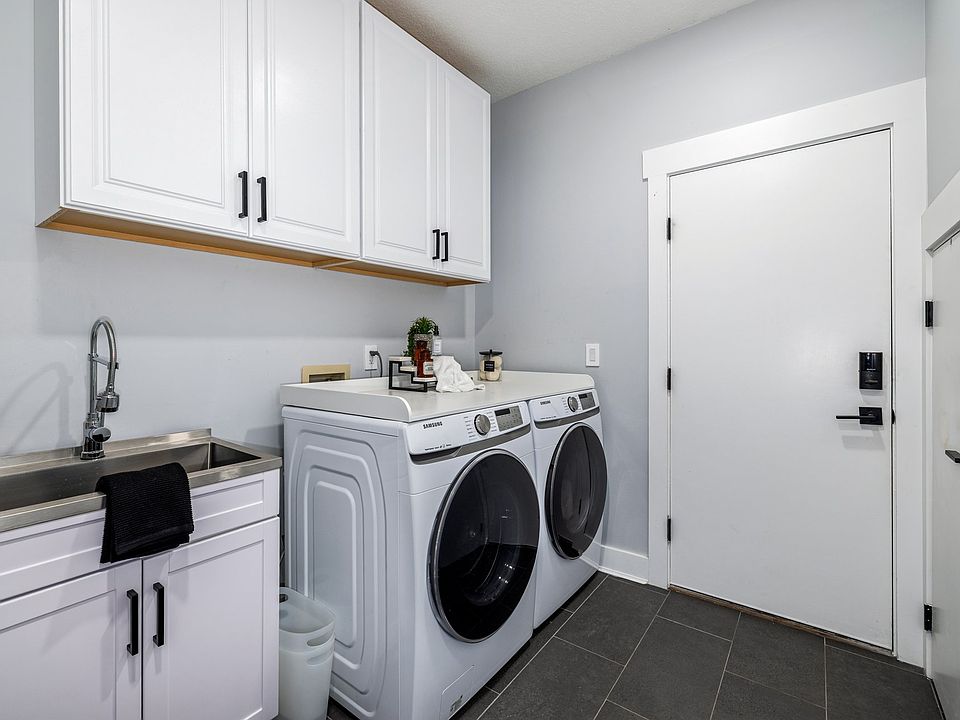 Washer and Dryer can be negotiated to be included in the rental.